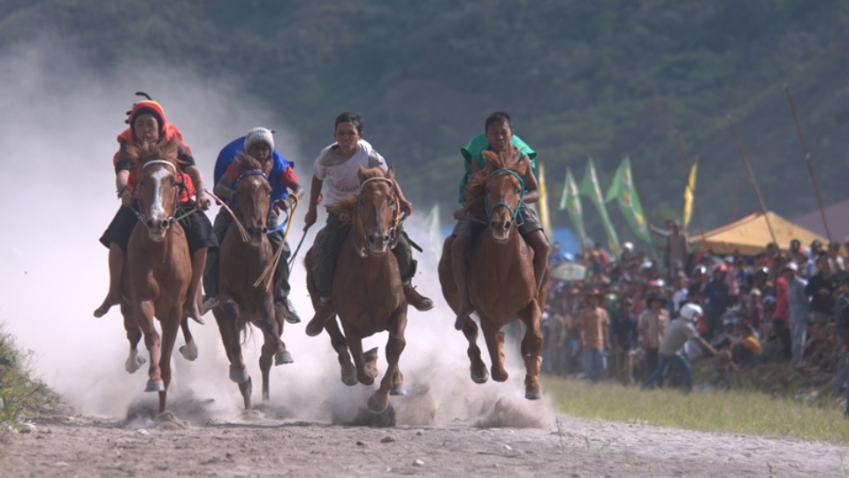 Tradisi_Unik_17_Agustus