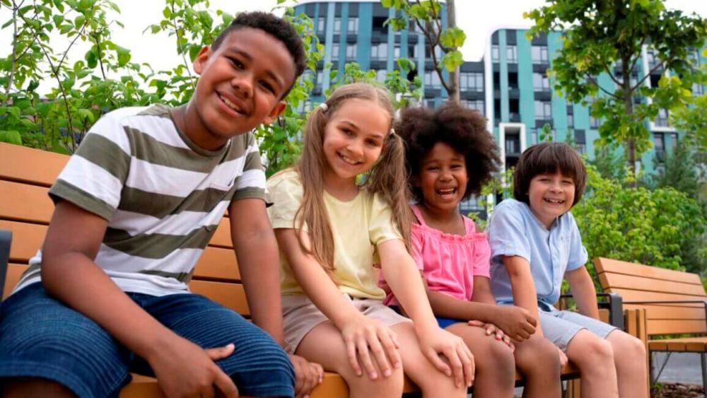 Usia_Ideal_Anak_Main_HP