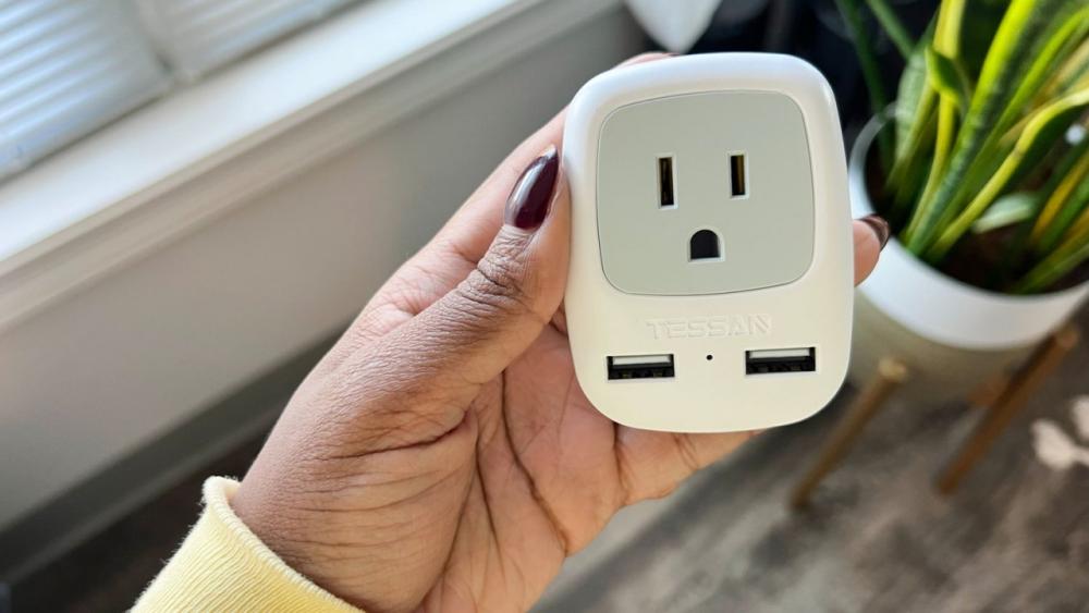 Tips_Memilih_Travel_Adapter