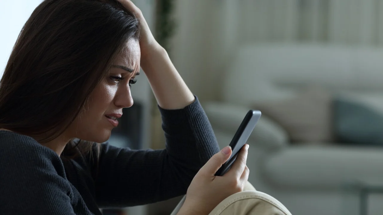 6 Cara Mengatasi HP Tidak Bisa Dicas Secara Efektif