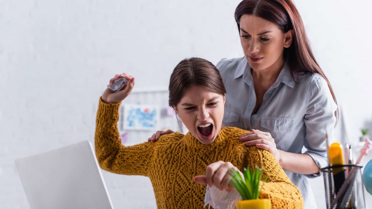 6 Cara Menjaga Emosi Saat Puasa yang Efektif Buat Redakan Emosi