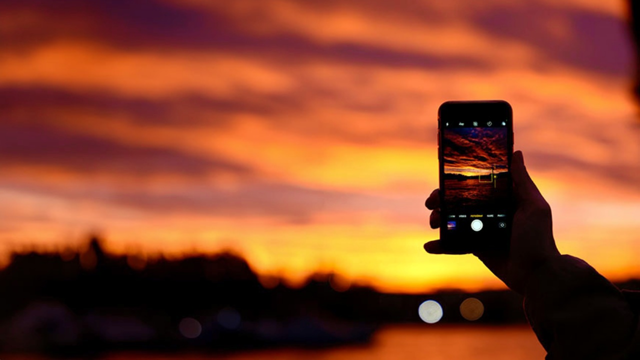 Ikuti 7 Cara Foto Sunset Pakai HP Ini Untuk Dapatkan Hasil Terbaik!