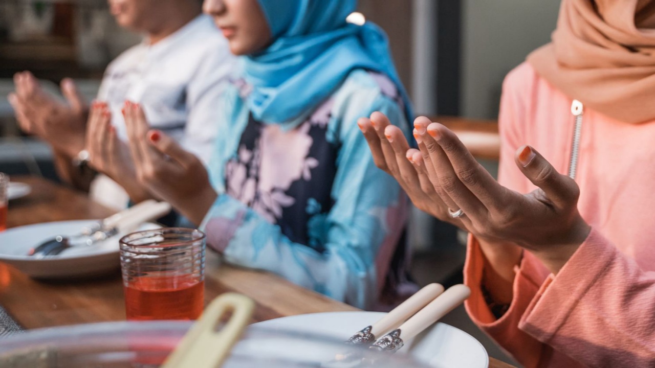 10 Hal yang Membatalkan Puasa Ramadan, Wajib Dihindari!