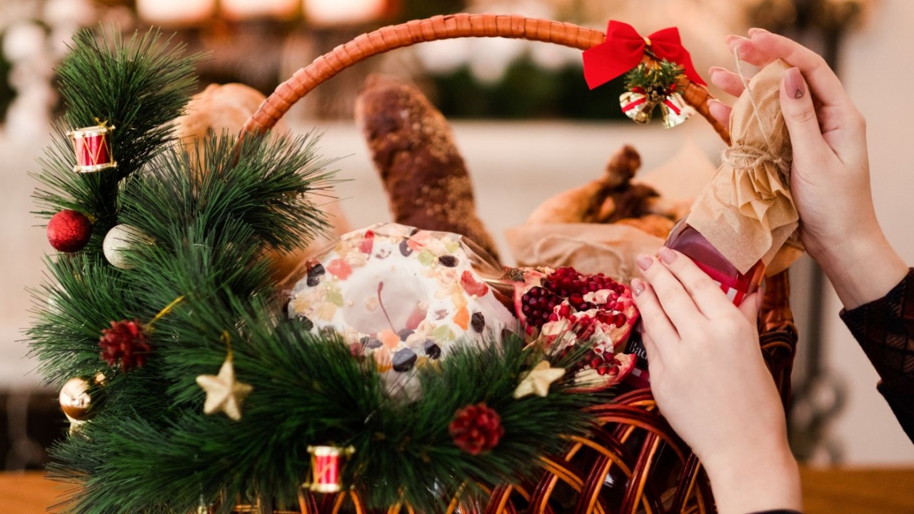 5 Rekomendasi HP untuk Hampers Natal yang Beda dari Biasanya