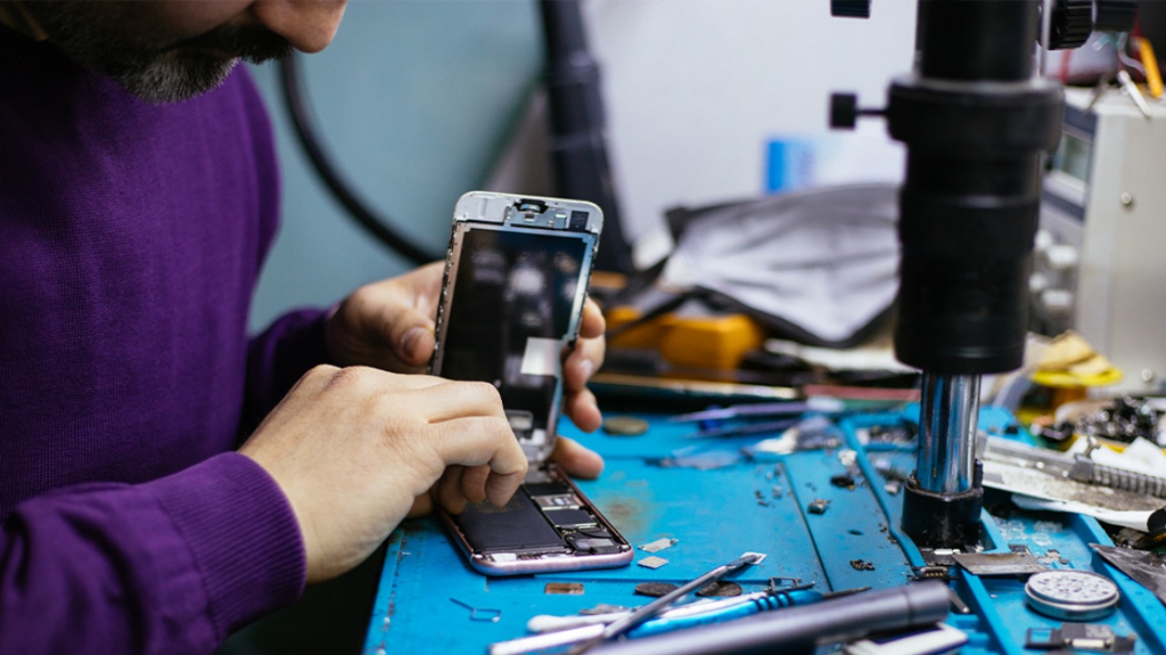 7 Kebiasaan Buruk Ini Bisa Bikin HP Cepat Rusak, Harus Dicegah!