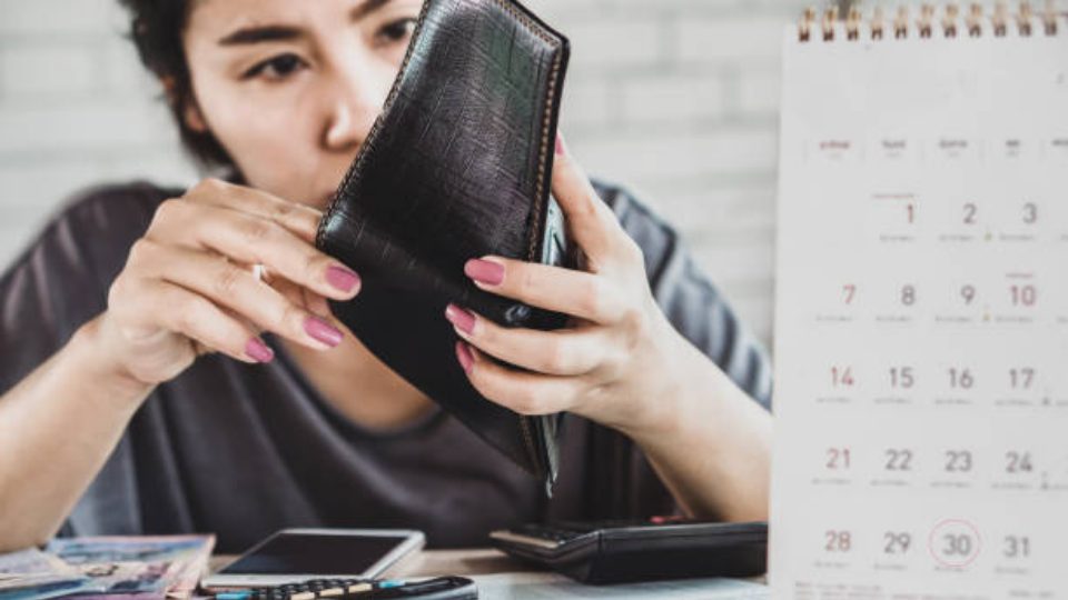 Tips Mencegah Gaji Habis di Tengah Bulan Tanpa Simpanan