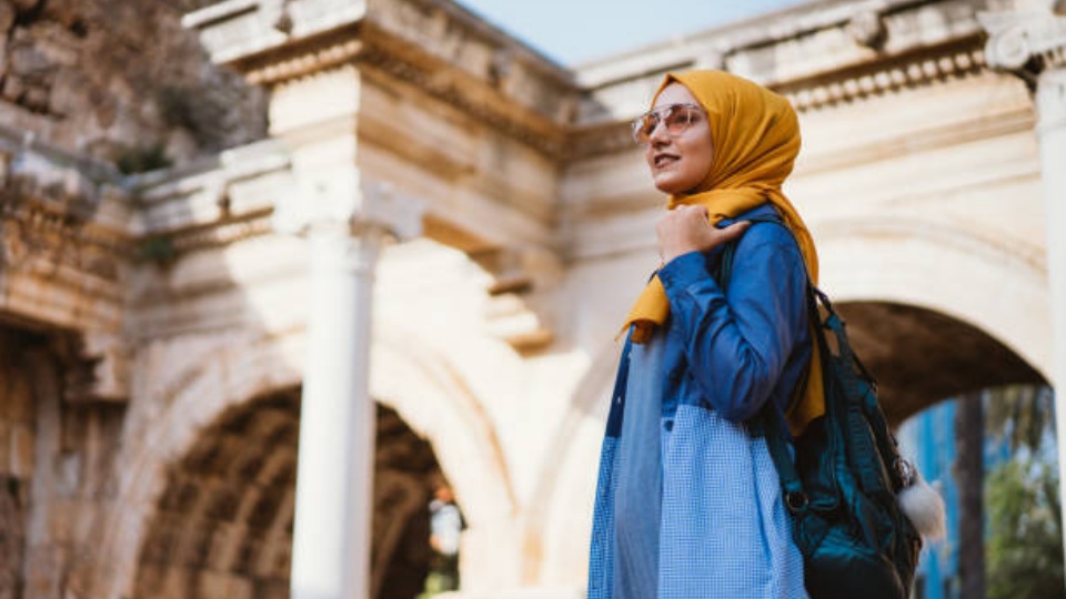 Simak Tips Wisata Halal Luar Negeri yang Mudah dan Seru