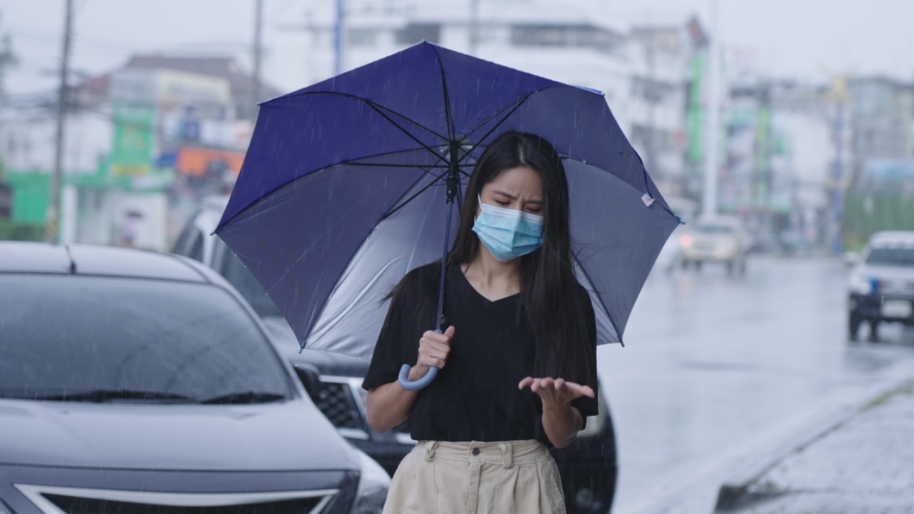 8 Cara Jaga Stamina di Musim Hujan Agar Tidak Mudah Jatuh Sakit