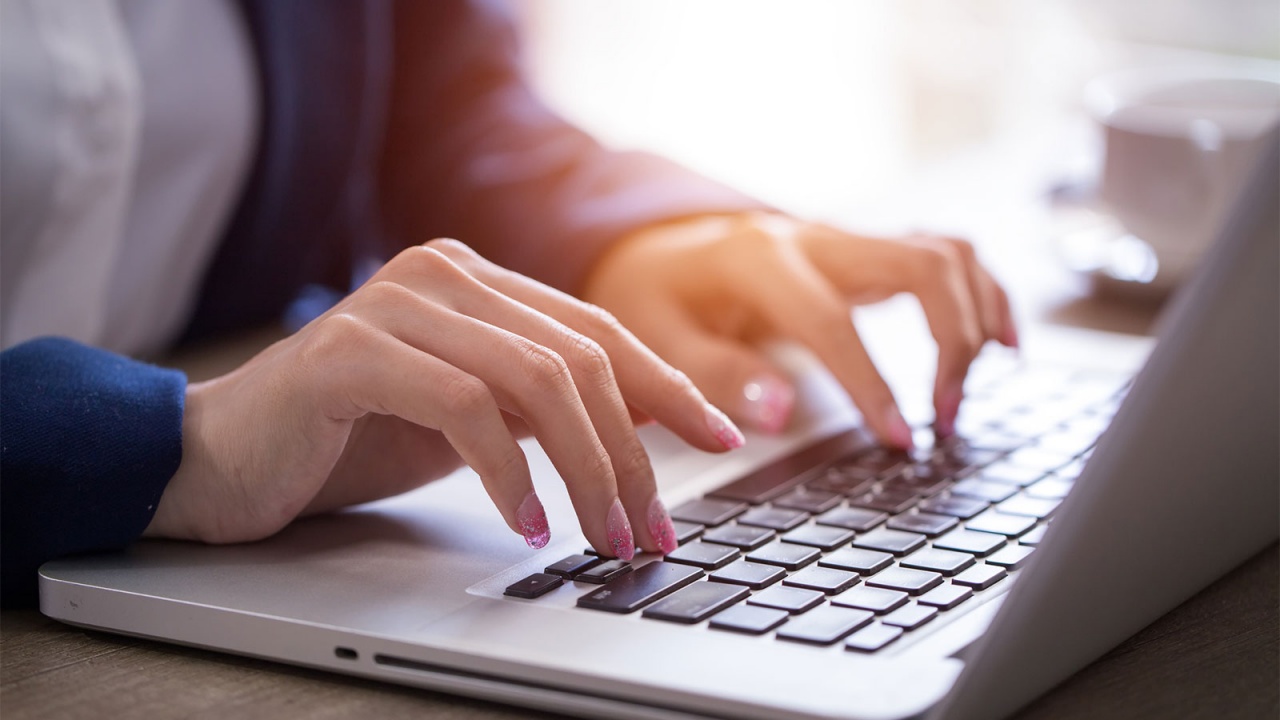 7 Cara Mengatasi Keyboard Laptop Tidak Berfungsi, Mudah & Efektif!
