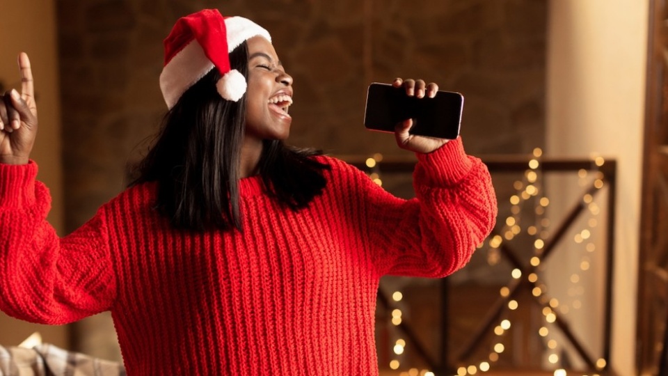 7 Lagu Natal Barat yang Wajib Didengar Saat Liburan