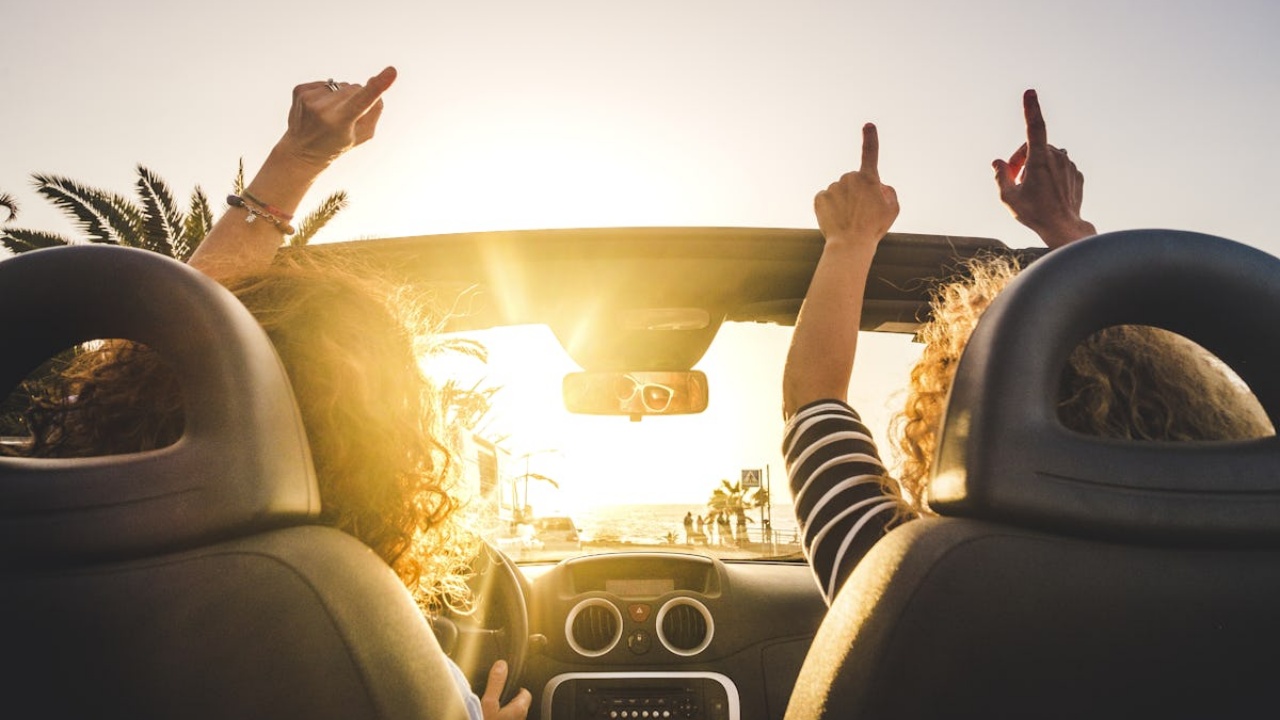 Rekomendasi Playlist Lagu di Perjalanan yang Bikin Trip Jadi Seru!