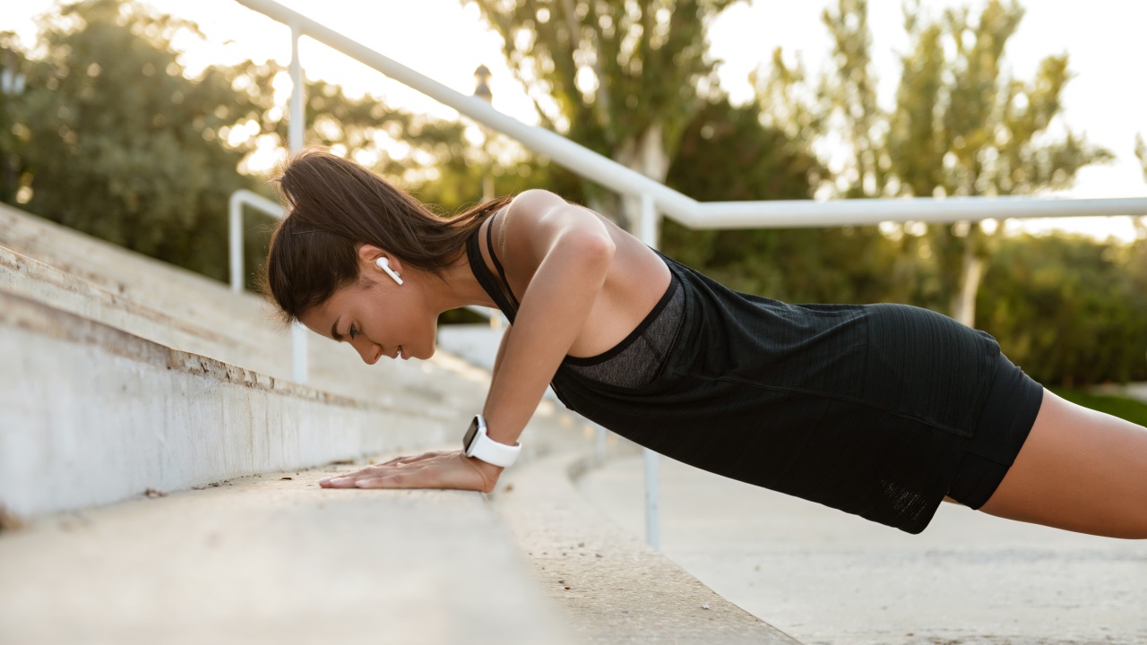 7 Gerakan Latihan Beban Tubuh, Bisa Kamu Lakukan Dimana Saja!