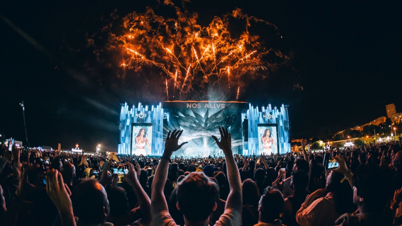 6 Manfaat Nonton Konser Musik Bagi Kesehatan Tubuh dan Mental