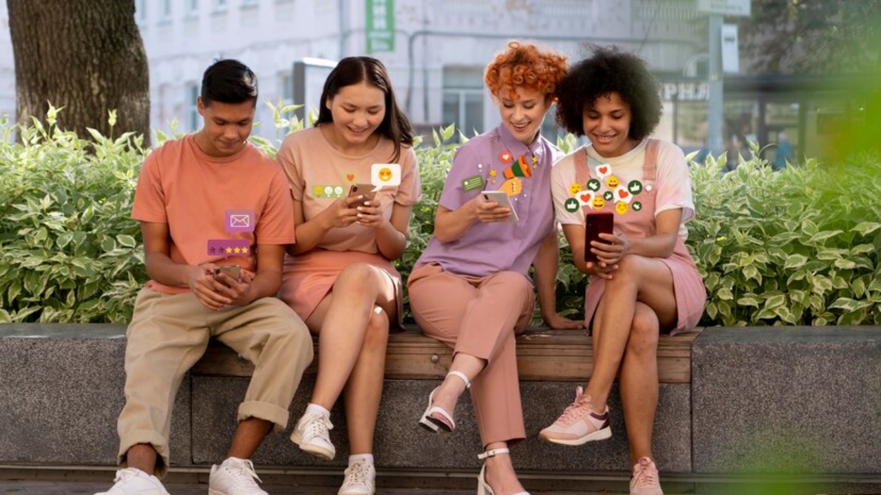 Survei Meta Ungkap Minat & Perilaku Khas Gen Z di Media Sosial