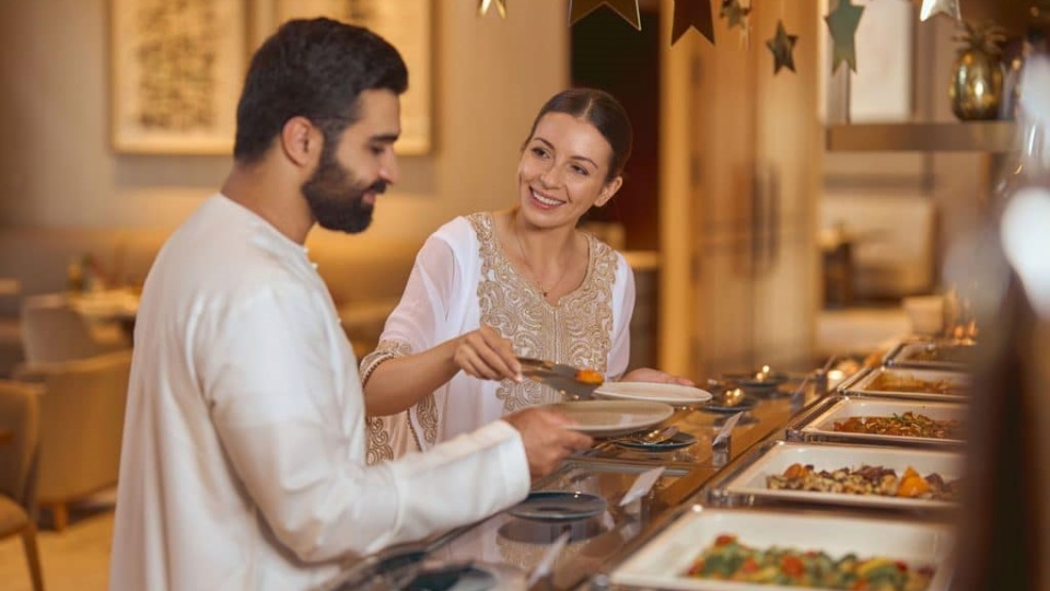 5 Ide Ngabuburit Bareng Pasangan untuk Menunggu Waktu Berbuka