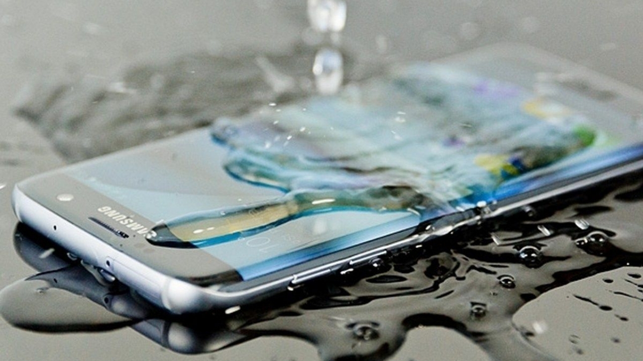 5 Rekomendasi HP Samsung Anti Air Terbaik di Tahun 2025