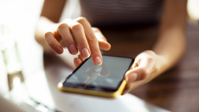 Waspada, 5 Bahaya Ganti Layar HP yang Wajib Diketahui