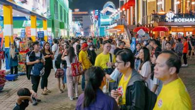 Cara ke PRJ 2025 Naik MRT, Bus TransJakarta, KRL, dan LRT