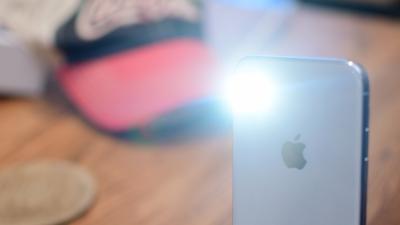 7 Penyebab Flashlight HP Tidak Menyala yang Wajib Kamu Ketahui! 