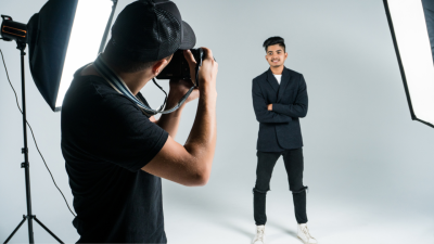 Melihat Makna Tersembunyi di Balik Warna Background Pas Foto