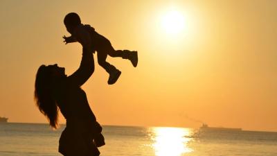 35 Contoh Ucapan Hari Ibu Nasional yang Romantis & Menyentuh Hati! 