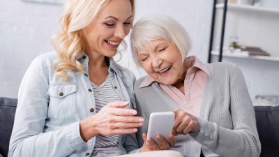 Ini Dia Rekomendasi HP untuk Lansia yang Paling Cocok