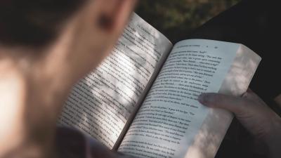 Ini Sejumlah Manfaat Baca Novel Bila Dilakukan Secara Rutin