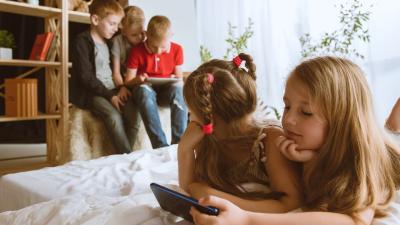 5 Tips Memilih HP untuk Anak Sekolah Secara Tepat