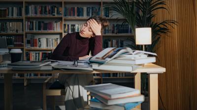 8 Cara Mengatasi Stres Saat Belajar Bagi Pelajar & Mahasiswa