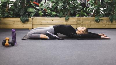 5 Latihan Gerakan untuk Perut Rata, Lakukan dan Buktikan Yuk!