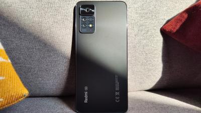 5 Rekomendasi HP Fast Charging Terbaik di Kelas Menengah