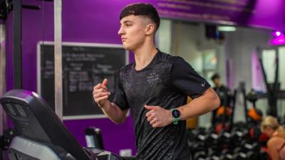 5 Tips Lari Saat Berpuasa Agar Terhindar Risiko Kesehatan