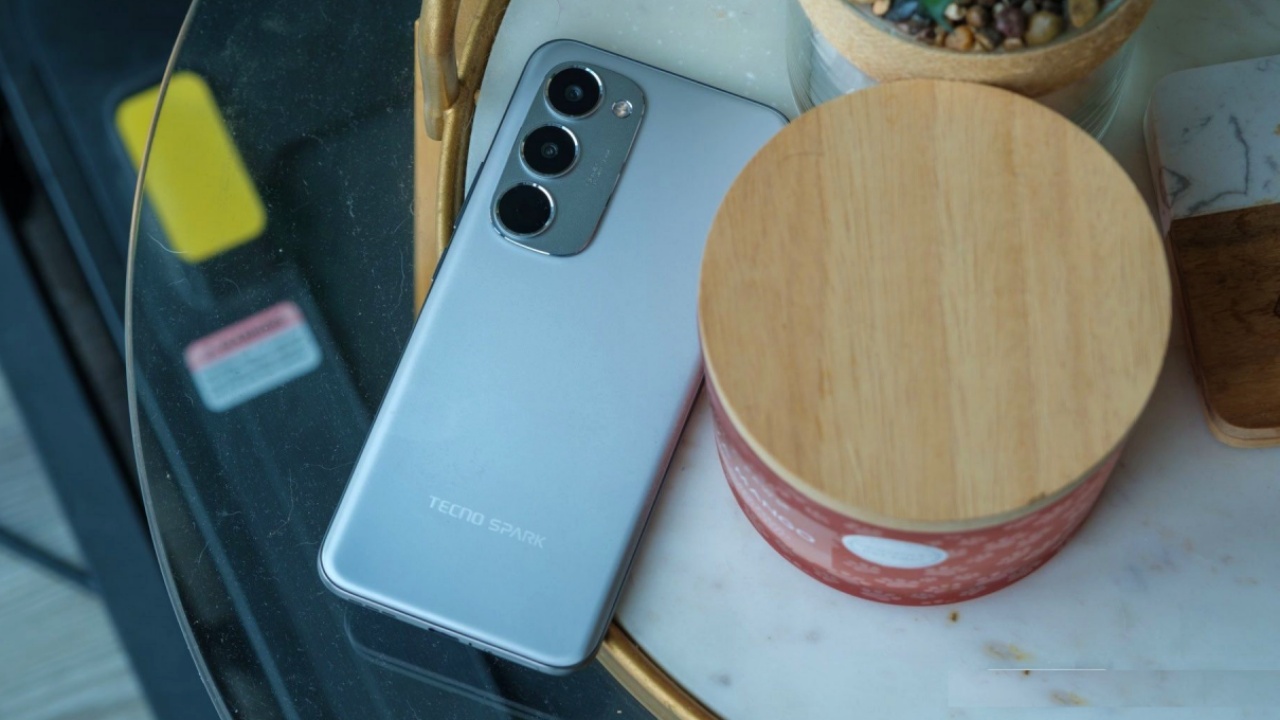 Spesifikasi Tecno Spark 40 Pro Plus yang Punya Desain Super Tipis!