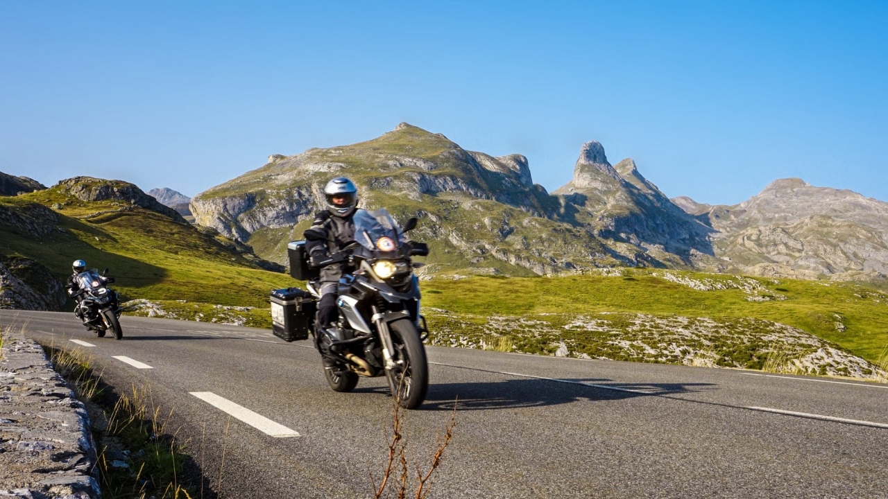 7 Tips Liburan Naik Motor Agar Perjalanan Tetap Aman dan Nyaman