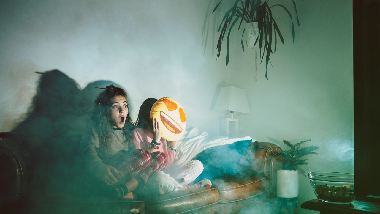 5 Tips Bikin Podcast Horor Agar Cepat Eksis & Banyak Pendengar