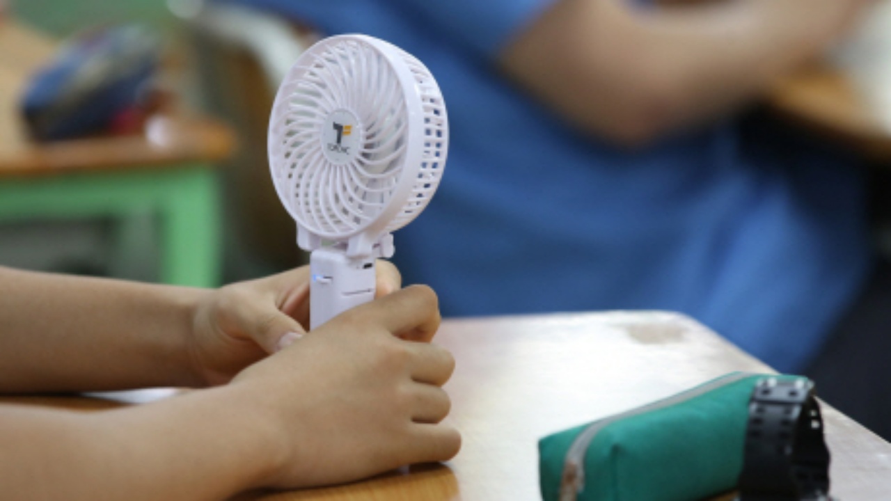 Membersihkan_Keyboard